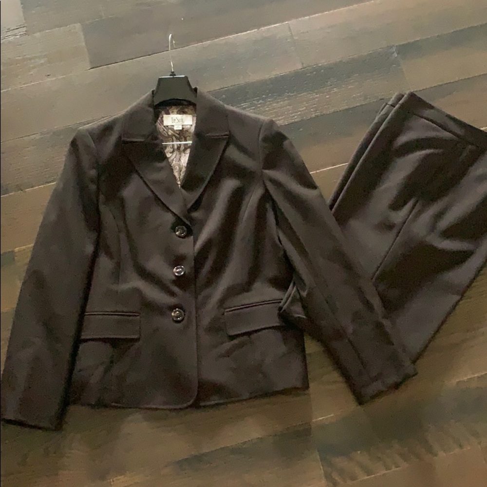 Le Suit pant suit with jacket